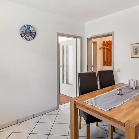 Meyer Apartment *